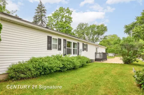 Exterior - 319 S Madison, Perry, MI 48872 photo 9 of 11