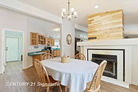 Dining - 319 S Madison, Perry, MI 48872 photo 3 of 4