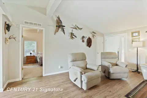 Entry Way - 319 S Madison, Perry, MI 48872 photo 3 of 4