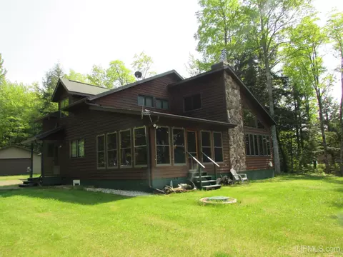 20517 Park Rd, Skanee, MI 49962