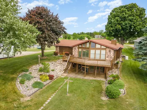 1653 Manchester, Gladwin, MI 48624 photo 2