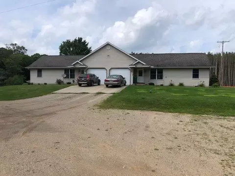 10195 S Lake Sta, Lake, MI 48632