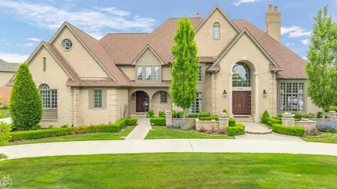 5566 Murfield, Oakland Township, MI 48306