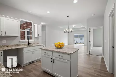 1421 Luxington, Lapeer, MI 48446