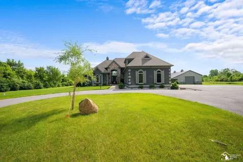 11694 Robinshire, Temperance, MI 48182