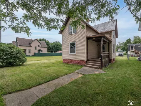 606 E 3rd, Monroe, MI 48161