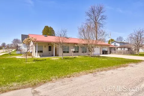1600 26th, Menominee, MI 49858