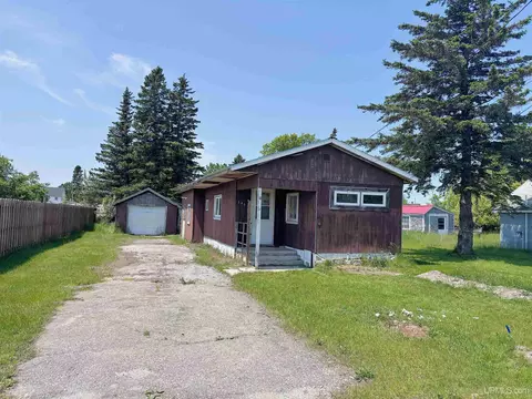 345 N Maple, Manistique, MI 49854