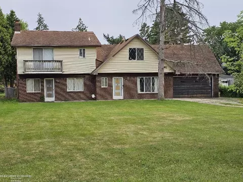 4058 Hillcrest, Warren, MI 48092