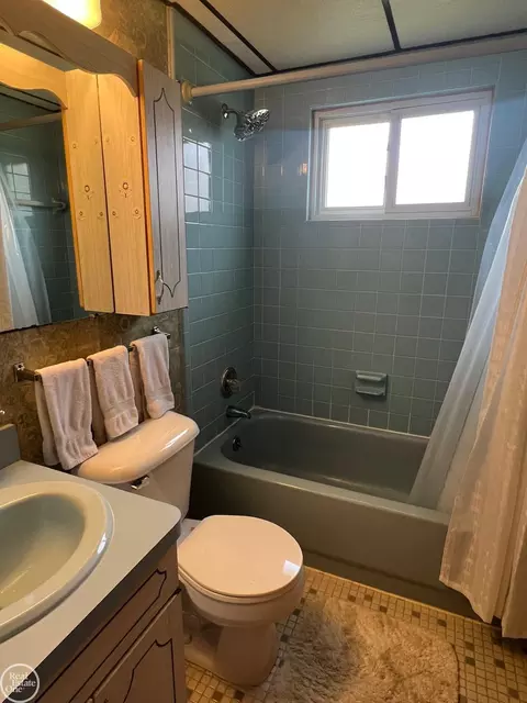 Bath - 34073 Mcbride, Romulus, MI 48174 photo 2 of 2