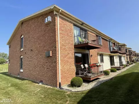 1900 River Rd D5 #D5, Marysville, MI 48040