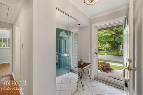 770 Lincoln, Grosse Pointe, MI 48230 photo 4