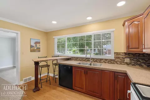 770 Lincoln, Grosse Pointe, MI 48230 photo 6