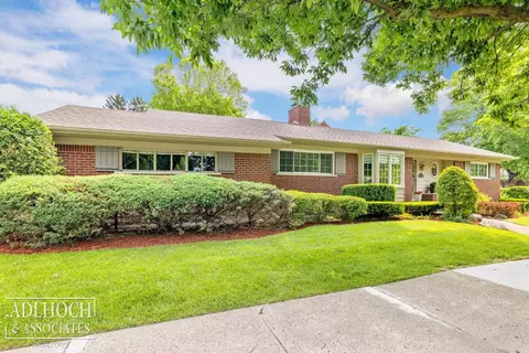 770 Lincoln, Grosse Pointe, MI 48230 photo 2