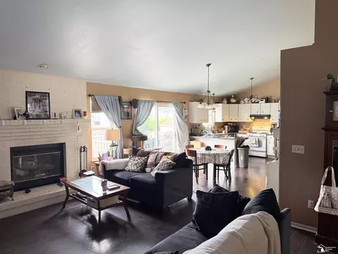 Living - 3260 Sixth, Monroe, MI 48162 photo 1 of 2