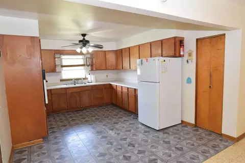 4879 E Riv, Freeland, MI 48623 photo 6