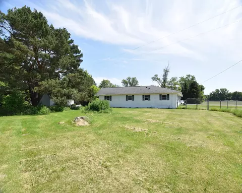 4879 E Riv, Freeland, MI 48623 photo 24