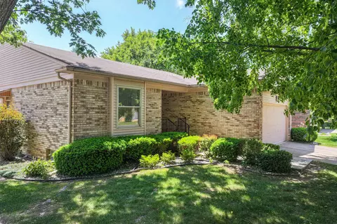 458 Sandehurst, Grand Blanc, MI 48439