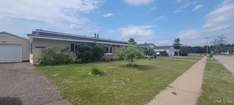 113 Albatross, Gwinn, MI 49841