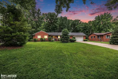 3480 Devonshire, Sterling Heights, MI 48310 photo 2