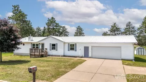 160 N Pyle, Kingsford, MI 49802