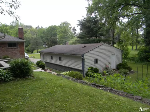 6864 Hazeldell, Temperance, MI 48182 photo 4