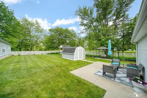 Exterior - 1256 Sandy Crk, Monroe, MI 48162 photo 6 of 13