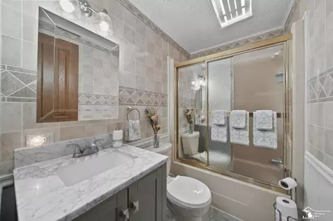 Bath - 1256 Sandy Crk, Monroe, MI 48162 photo 5 of 5