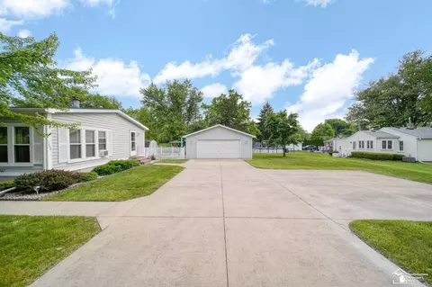 Exterior - 1256 Sandy Crk, Monroe, MI 48162 photo 3 of 13