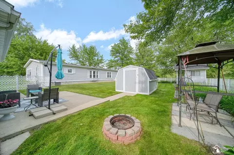 Exterior - 1256 Sandy Crk, Monroe, MI 48162 photo 10 of 13