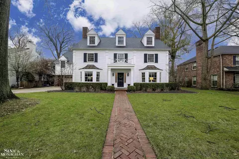 276 Cloverly, Grosse Pointe Farms, MI 48236