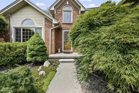 23875 Settlers, Macomb, MI 48042 photo 2
