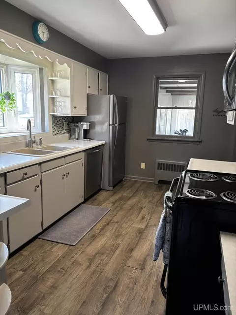 637 N 4th, L'anse, MI 49946 photo 6