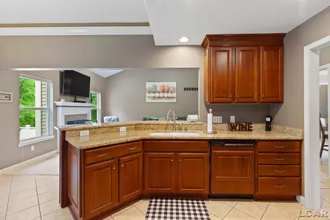 Kitchen - 3054 Windmill, Adrian, MI 49221 photo 3 of 8