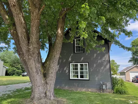 9714 S Dixie, Erie, MI 48133