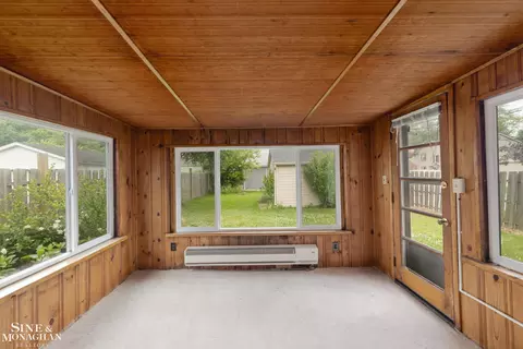1284 Brys, Grosse Pointe Woods, MI 48236 photo 9