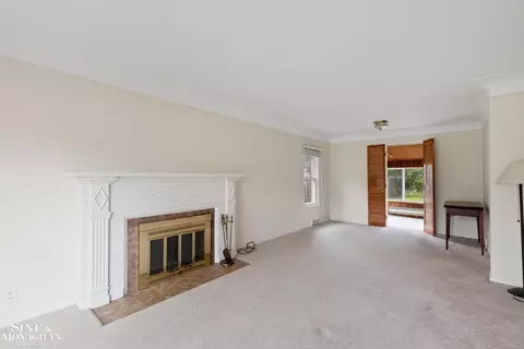 1284 Brys, Grosse Pointe Woods, MI 48236 photo 8