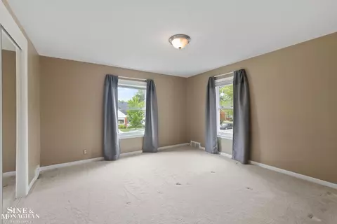 1284 Brys, Grosse Pointe Woods, MI 48236 photo 26