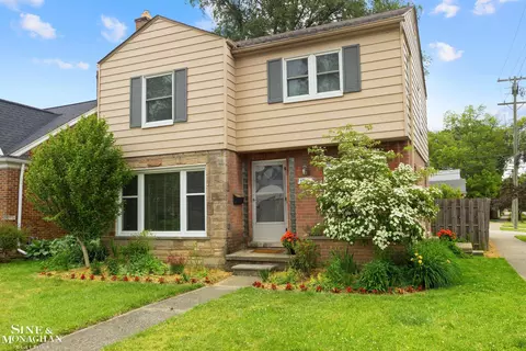 1284 Brys, Grosse Pointe Woods, MI 48236 photo 2