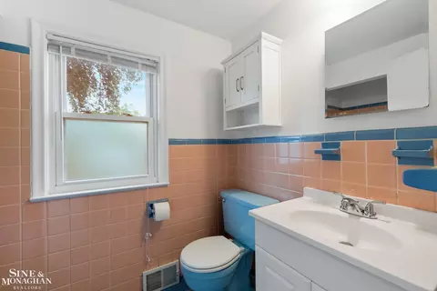 1284 Brys, Grosse Pointe Woods, MI 48236 photo 23