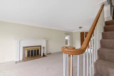 1284 Brys, Grosse Pointe Woods, MI 48236 photo 6