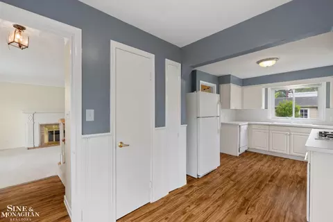 1284 Brys, Grosse Pointe Woods, MI 48236 photo 16