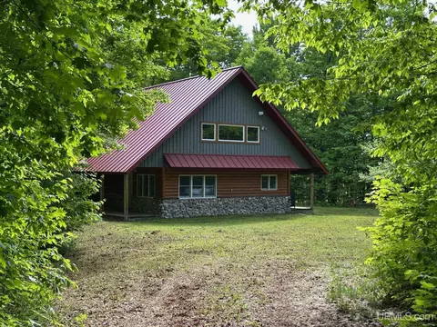 23505 Craig Lk, Michigamme, MI 49861