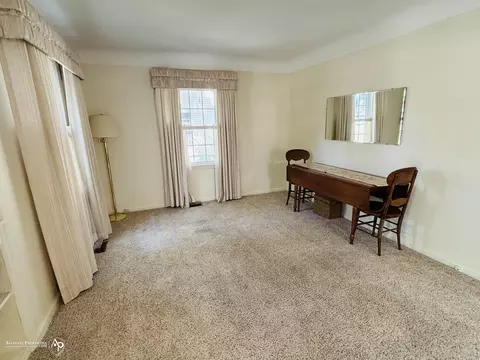 Living - 114 W Clark, Davison, MI 48423 photo 2 of 3