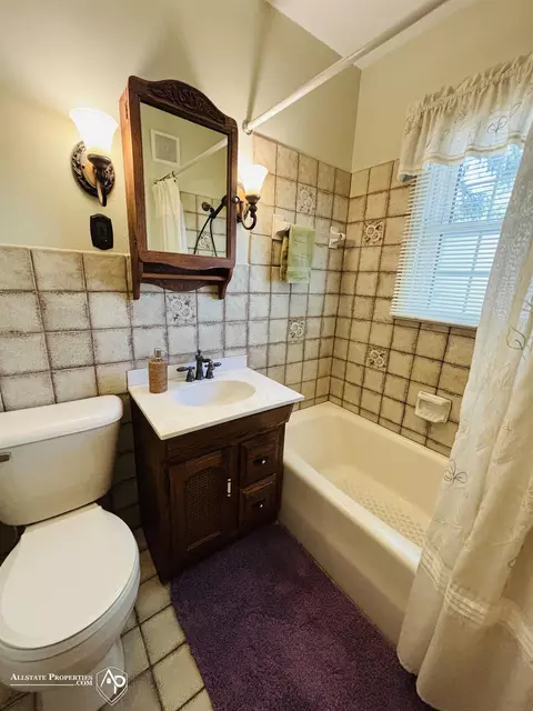 Bath - 114 W Clark, Davison, MI 48423 photo 1 of 2