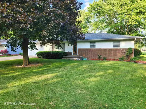 504 Abingdon, Chesaning, MI 48616