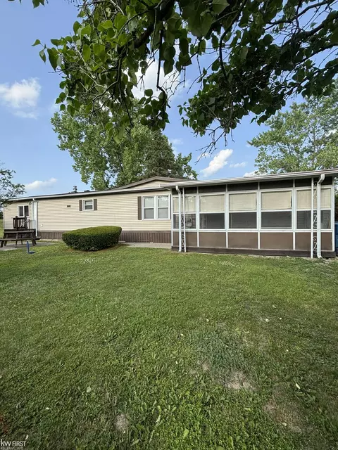 17308 Roberts, Davisburg, MI 48350