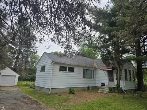 1675 Bauman, Columbus, MI 48063