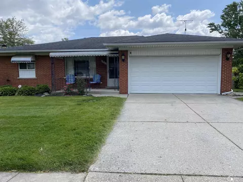 23557 E Fairway, Woodhaven, MI 48183