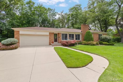 1043 Orchard, Adrian, MI 49221